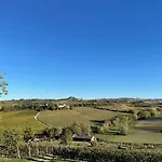 Locazione Turistica Cascina Pela Кастаньоле-Ланце