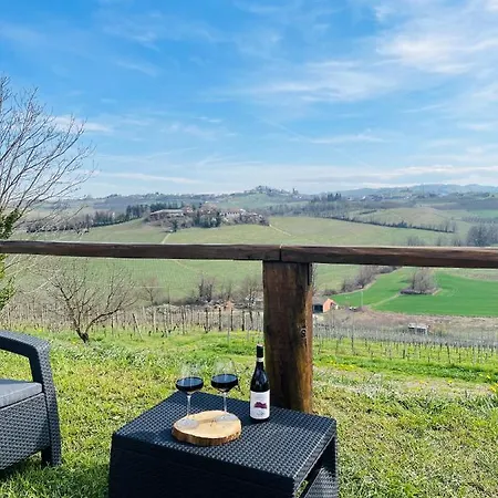 Locazione Turistica Cascina Pela * 카스타뇰레 란제